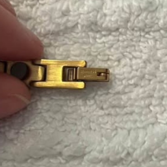 Men’s stainless steel bracelet. Gold tone - Picture 5 of 6